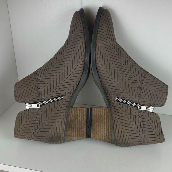 Leather Embossed Ankle Boots 11 - Picture 3 of 10